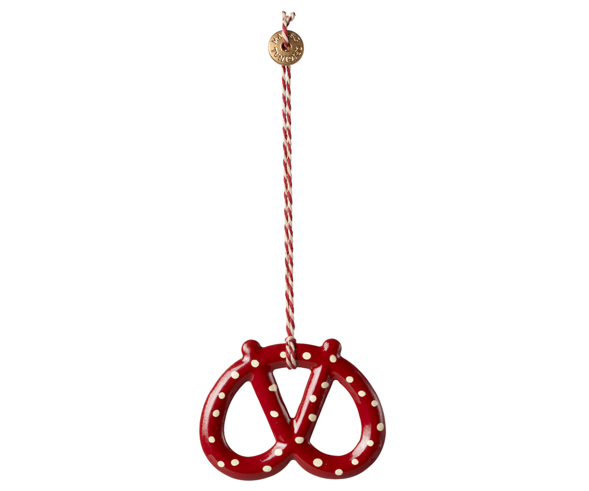 Maileg BREZEL rot mit weißen Punkten Metall-Ornament 6,5x5 cm Baumschmuck